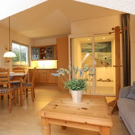 Apartamento Im Reetdachhaus_ D *
