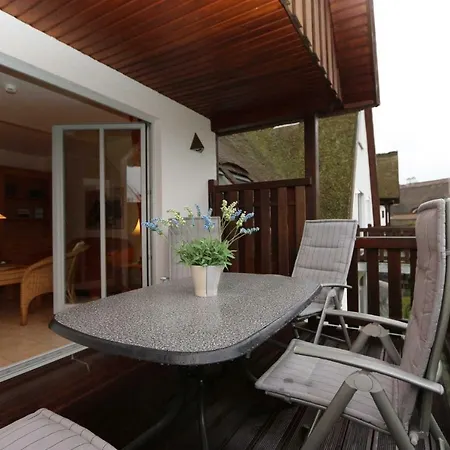 Apartamento Im Reetdachhaus_ D *